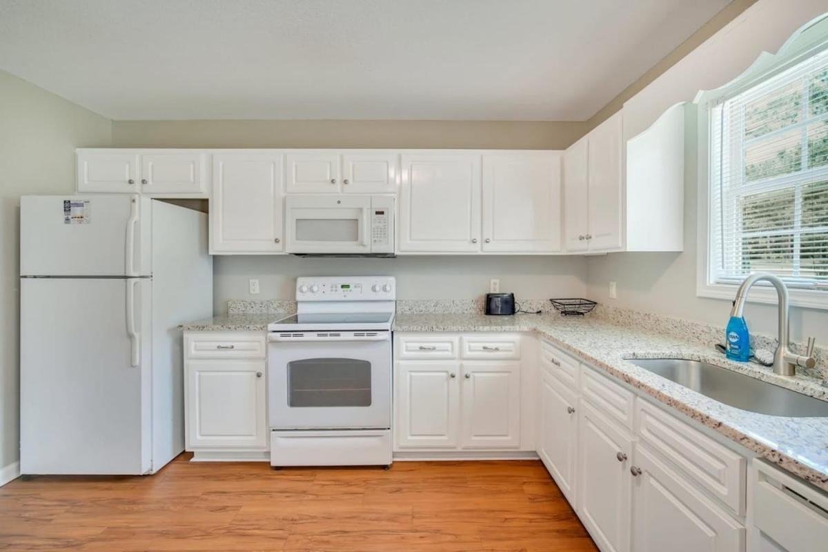 Charming Gray Home- 5 Mins From Gsu! Statesboro Buitenkant foto