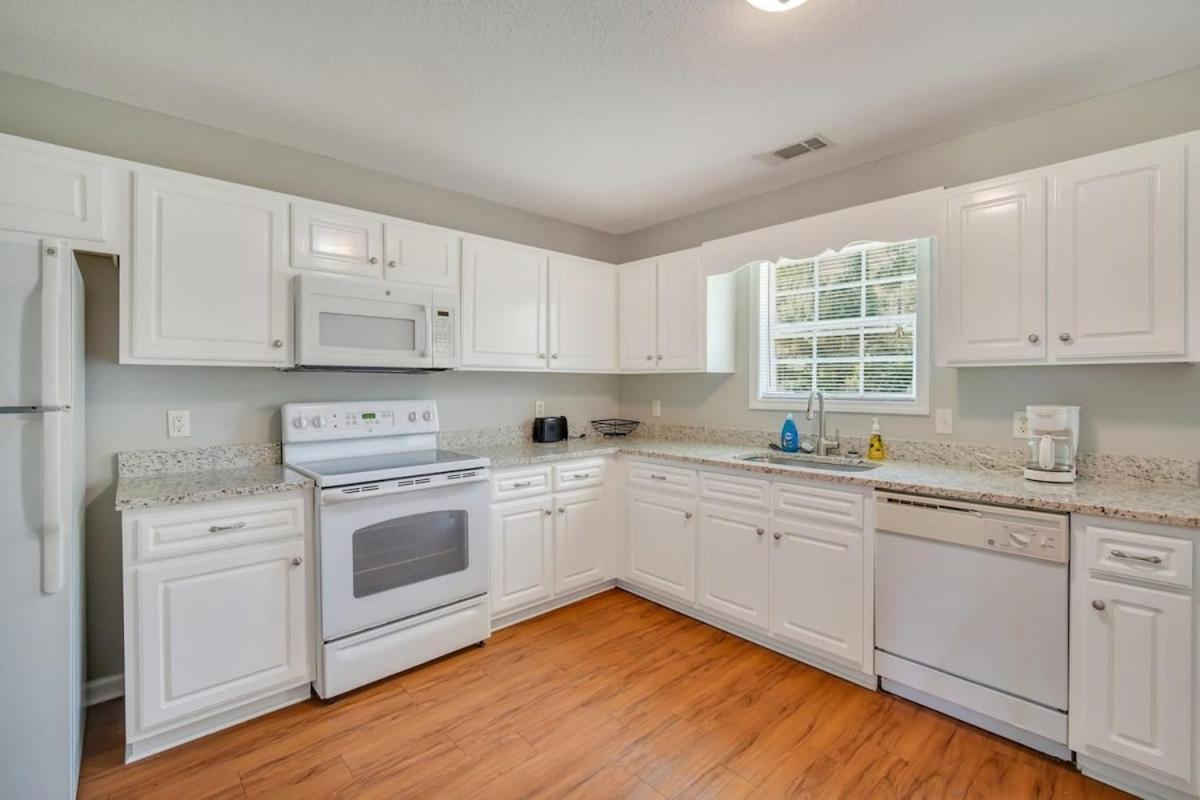 Charming Gray Home- 5 Mins From Gsu! Statesboro Buitenkant foto