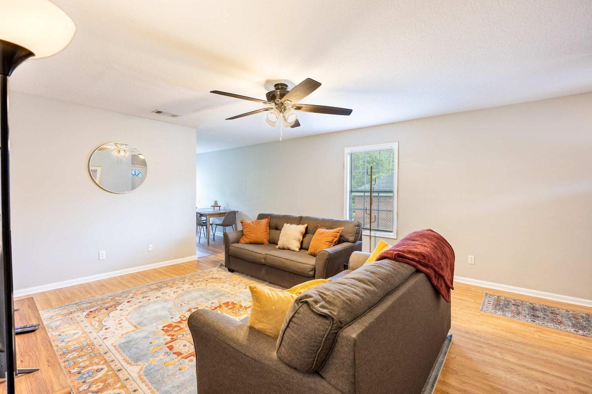 Charming Gray Home- 5 Mins From Gsu! Statesboro Buitenkant foto